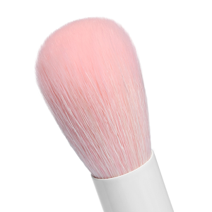 Средняя пушистая кисть с ровным верхом для любых кремовых текстур (лимитированная серия)